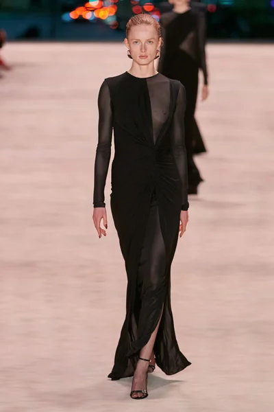 Look 50